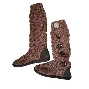 The original Mukluks slippers size 6 NWB